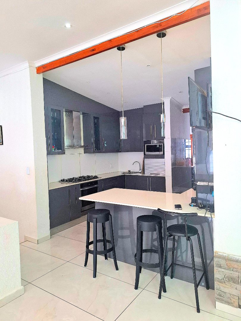 4 Bedroom Property for Sale in Welgelegen 3 Western Cape